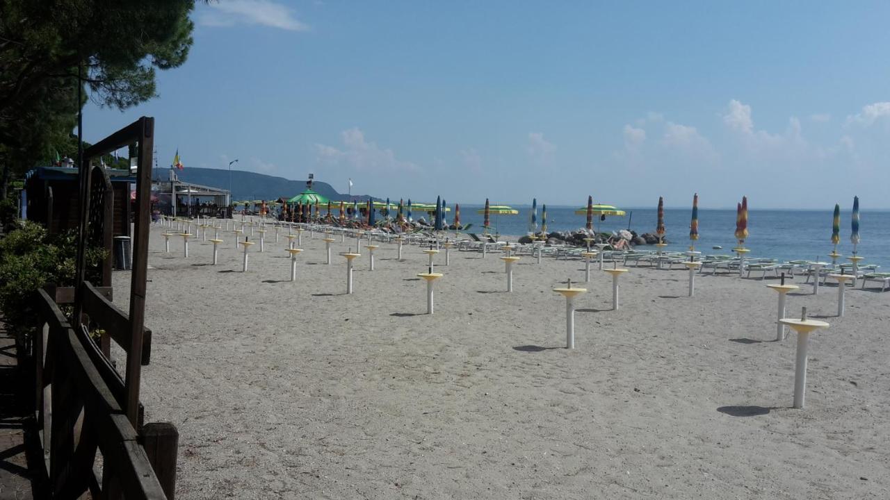 Appartamento Lido 'With Parking Space Included' Toscolano Maderno Exterior photo