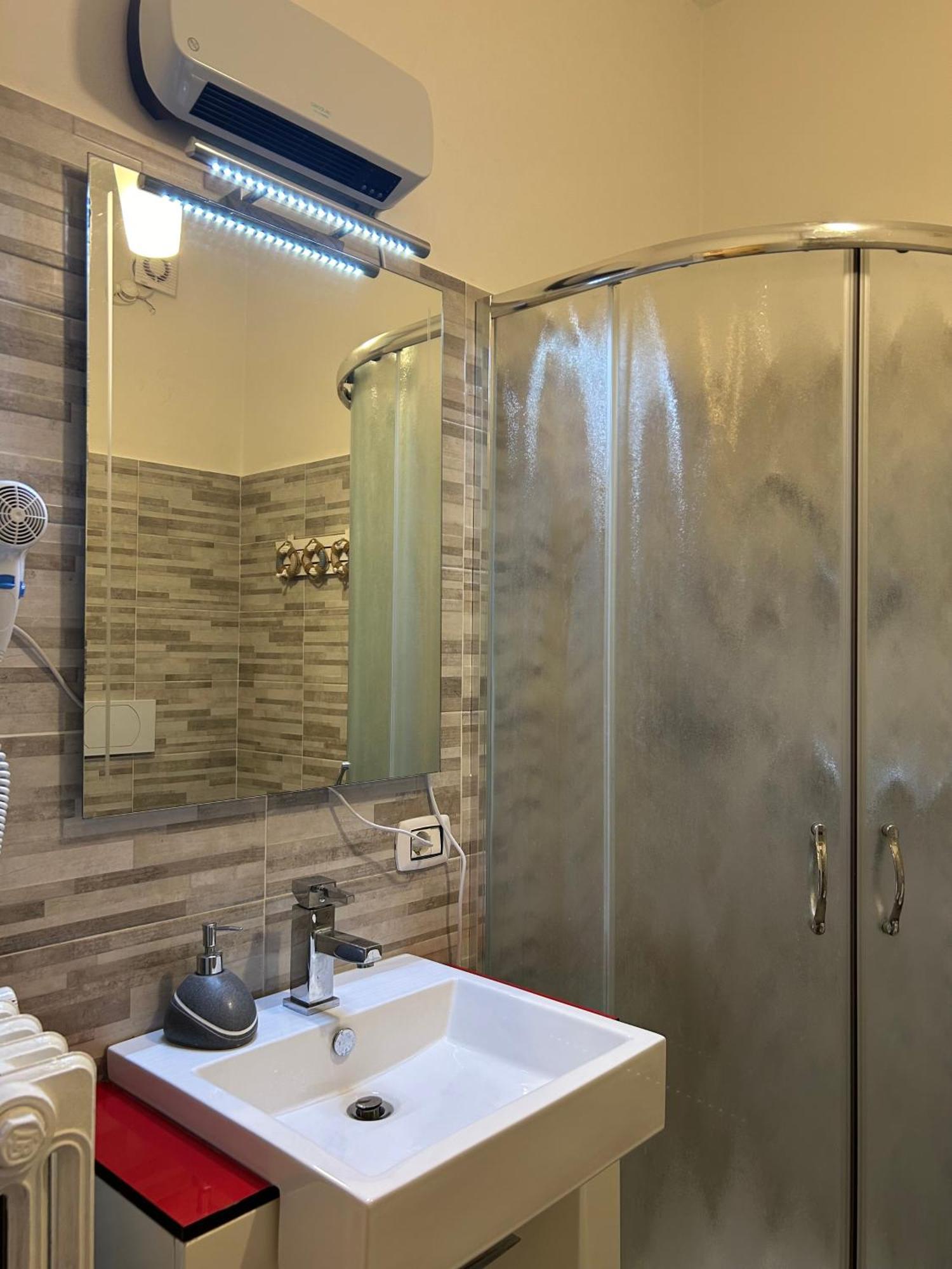 Appartamento Lido 'With Parking Space Included' Toscolano Maderno Exterior photo