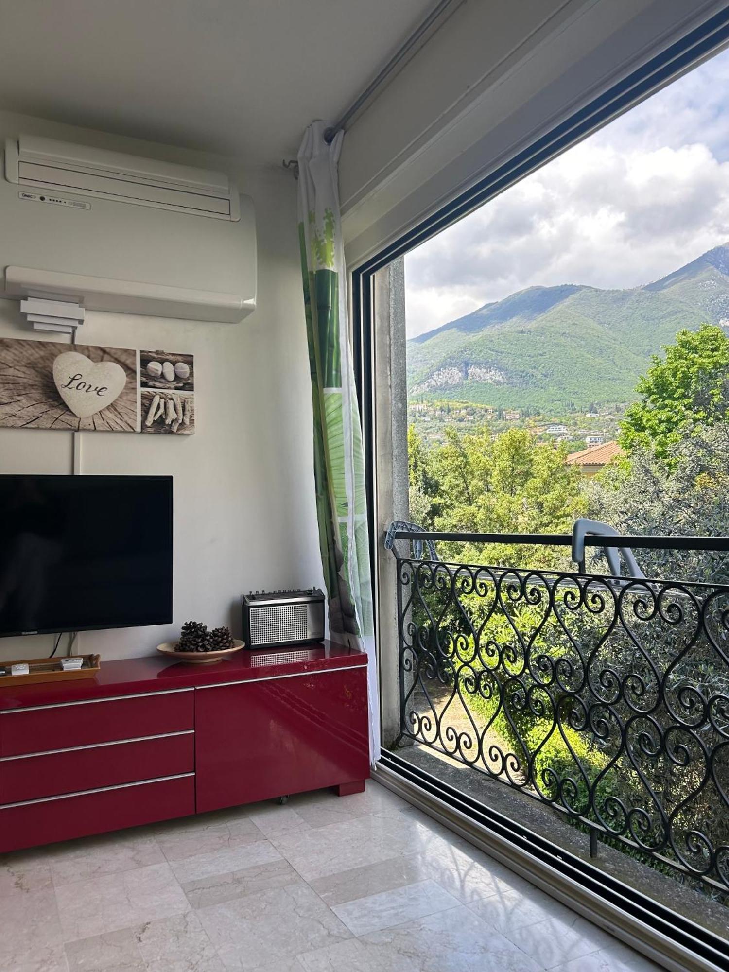 Appartamento Lido 'With Parking Space Included' Toscolano Maderno Exterior photo