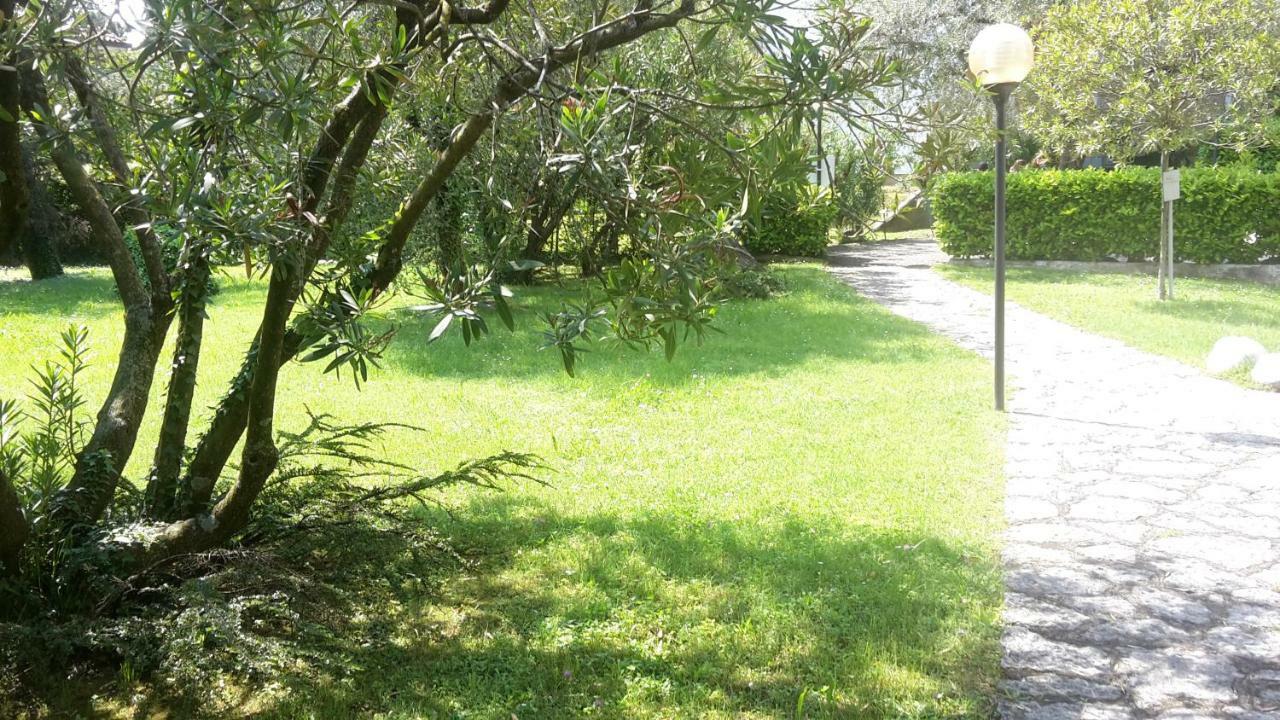 Appartamento Lido 'With Parking Space Included' Toscolano Maderno Exterior photo